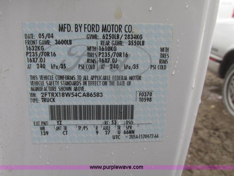 image for item H4701 2004 Ford F150 XL SuperCab pickup truck