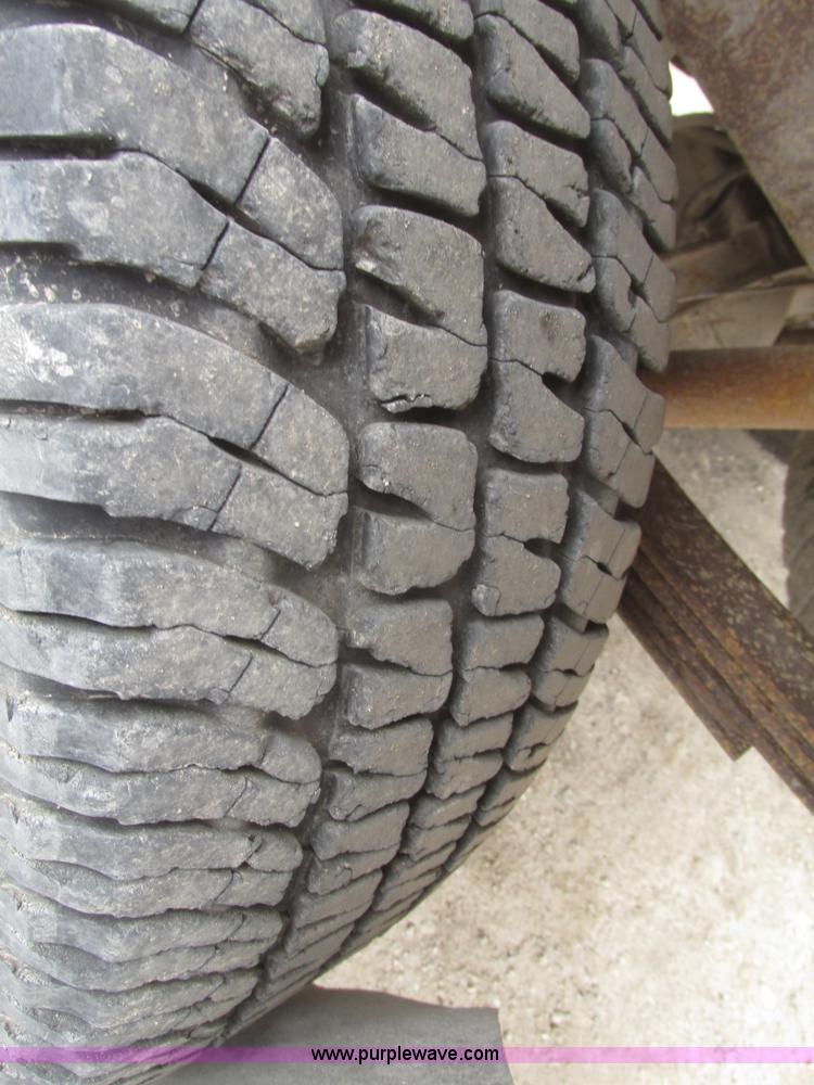 image for item H4706 2004 Ford F150 XL SuperCab pickup truck