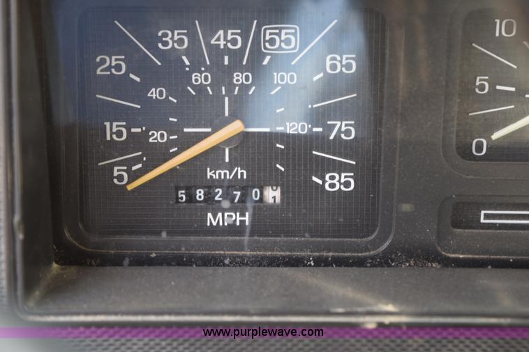 image for item H5097 1980 Ford F700 grain truck