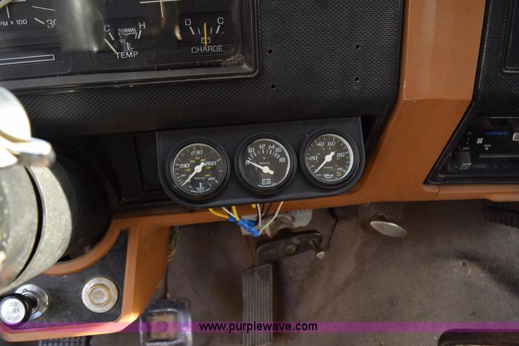 image for item H5097 1980 Ford F700 grain truck