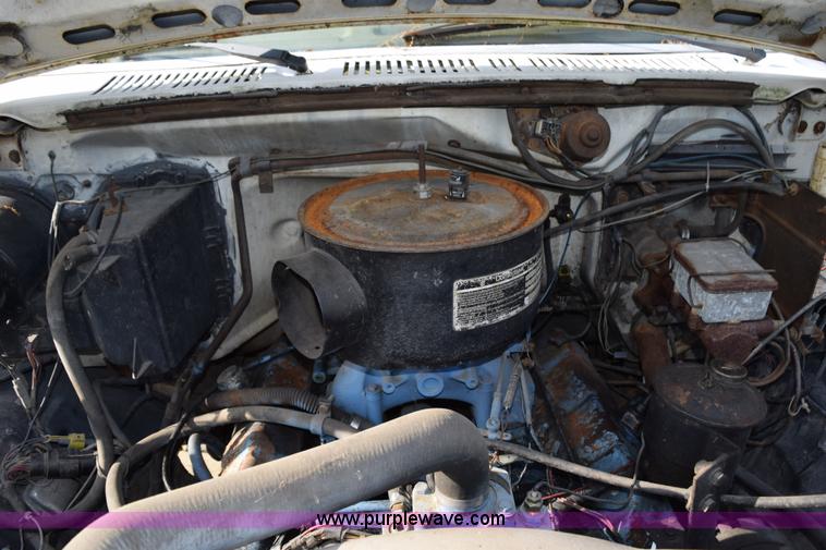 image for item H5097 1980 Ford F700 grain truck