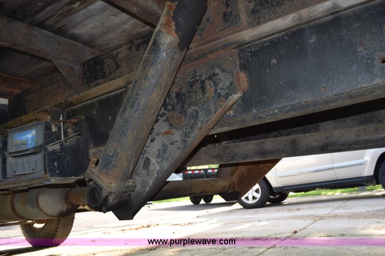 image for item H5097 1980 Ford F700 grain truck