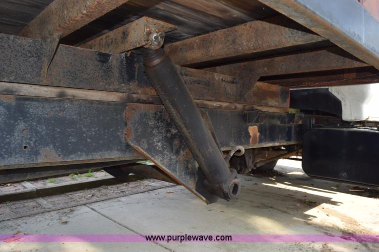 image for item H5097 1980 Ford F700 grain truck