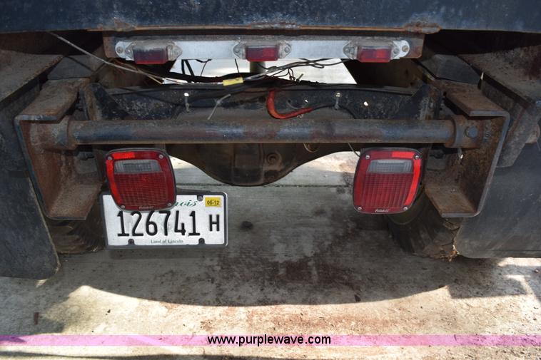 image for item H5097 1980 Ford F700 grain truck