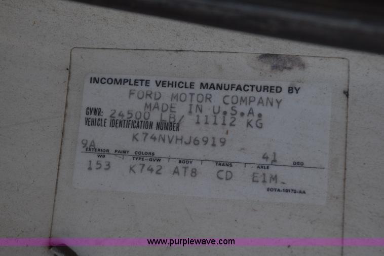 image for item H5097 1980 Ford F700 grain truck