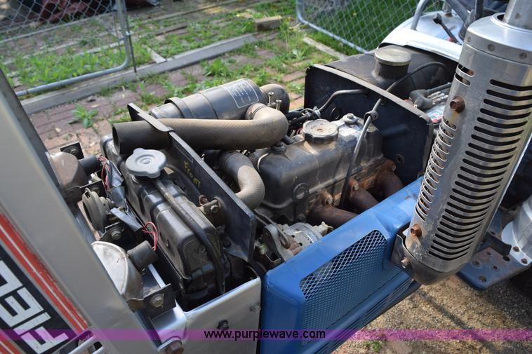 image for item H5098 Field-boss TX2160T tractor