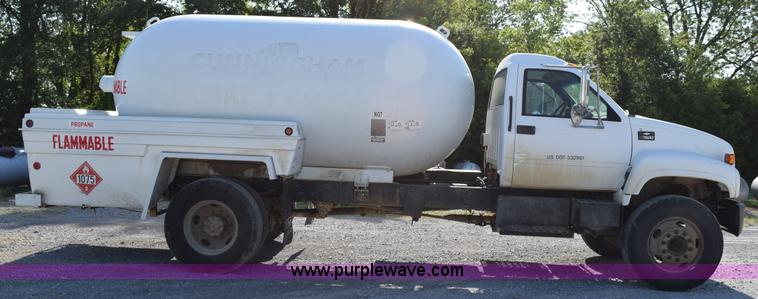 image for item H5103 1999 Chevrolet C7500 propane truck