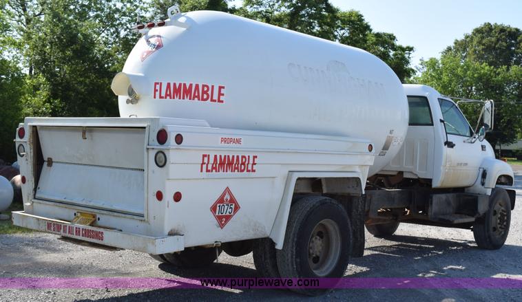 image for item H5103 1999 Chevrolet C7500 propane truck