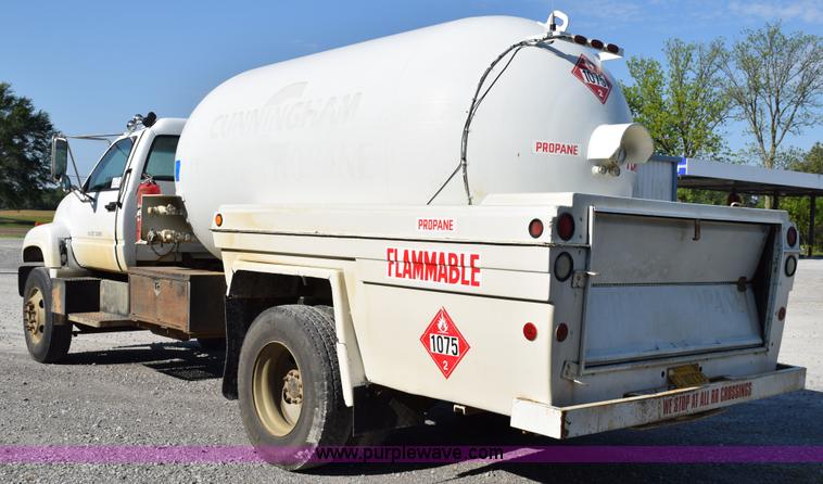 image for item H5103 1999 Chevrolet C7500 propane truck