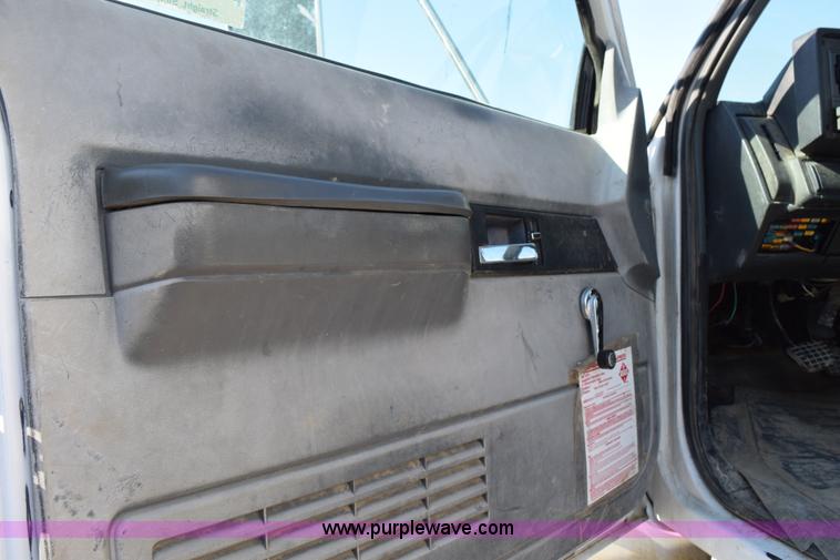 image for item H5103 1999 Chevrolet C7500 propane truck