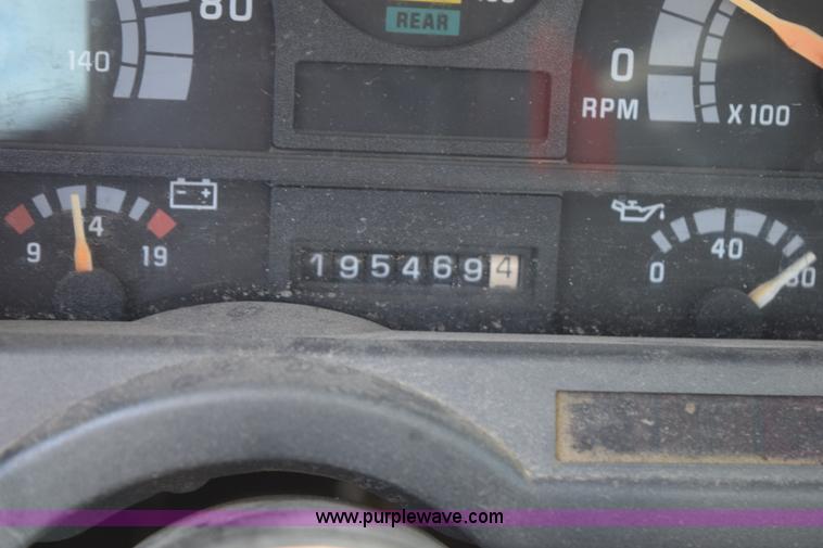 image for item H5103 1999 Chevrolet C7500 propane truck