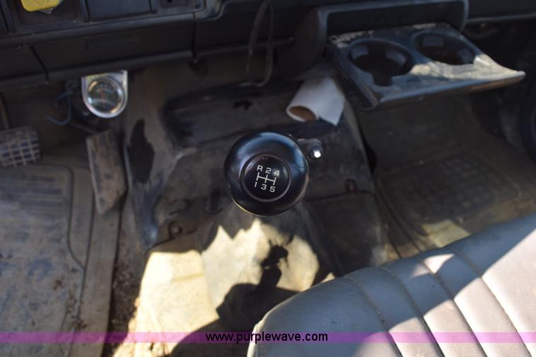 image for item H5103 1999 Chevrolet C7500 propane truck