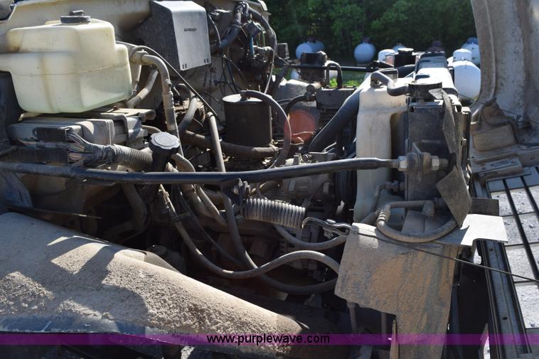 image for item H5103 1999 Chevrolet C7500 propane truck