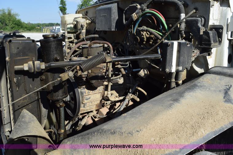 image for item H5103 1999 Chevrolet C7500 propane truck