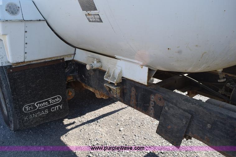 image for item H5103 1999 Chevrolet C7500 propane truck