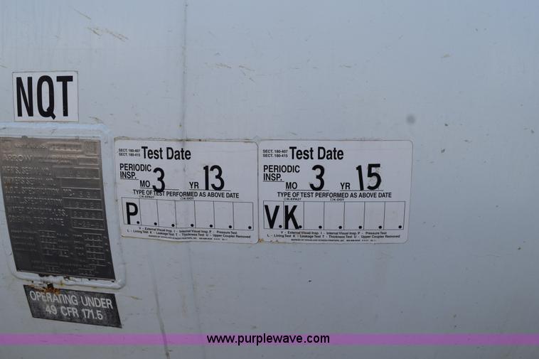 image for item H5103 1999 Chevrolet C7500 propane truck