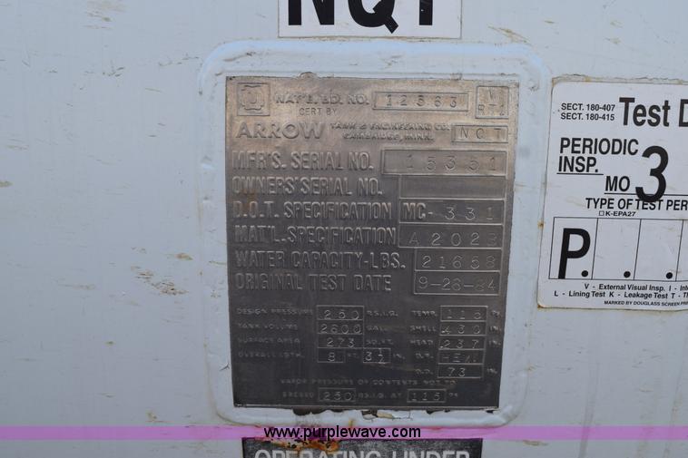 image for item H5103 1999 Chevrolet C7500 propane truck