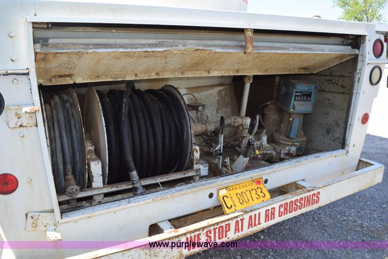 image for item H5103 1999 Chevrolet C7500 propane truck