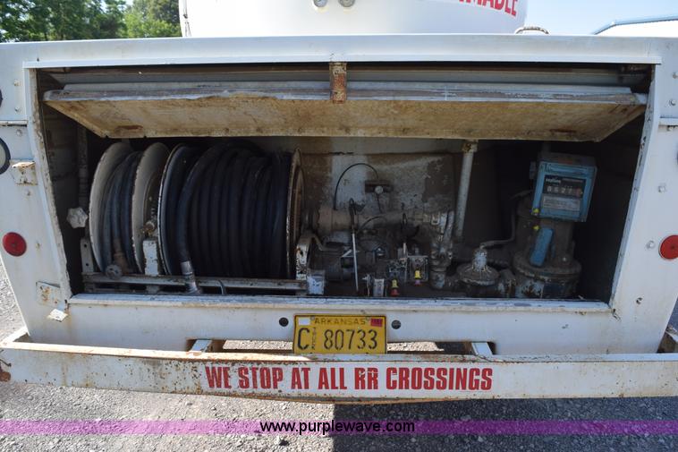 image for item H5103 1999 Chevrolet C7500 propane truck