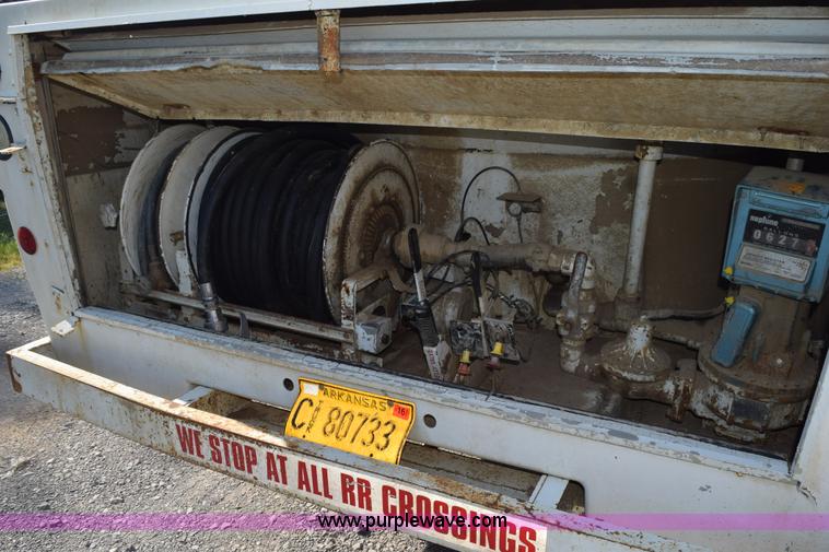 image for item H5103 1999 Chevrolet C7500 propane truck