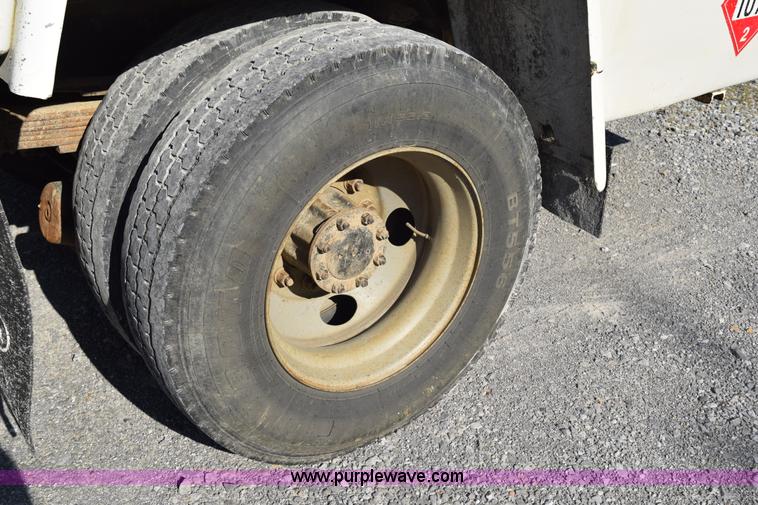 image for item H5103 1999 Chevrolet C7500 propane truck