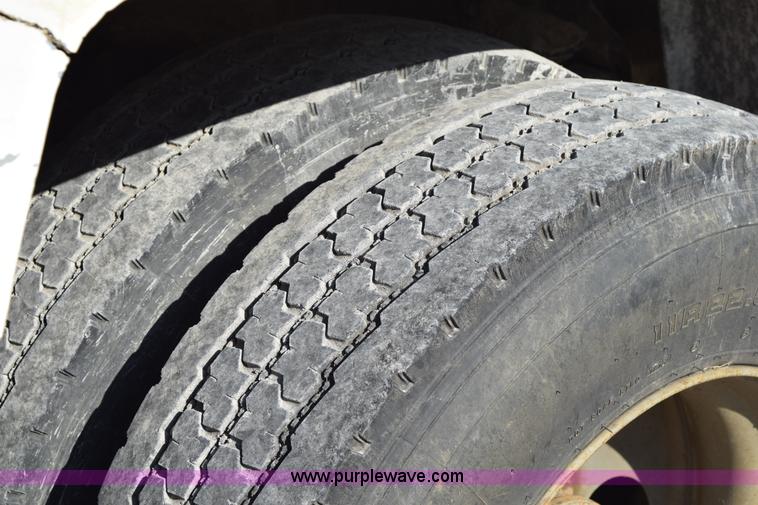 image for item H5103 1999 Chevrolet C7500 propane truck