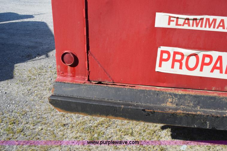 image for item H5104 1992 Chevrolet Kodiak propane truck