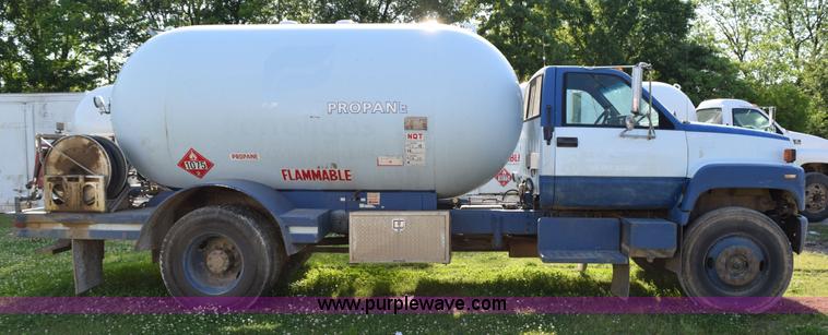 image for item H5105 1996 GMC TopKick propane truck
