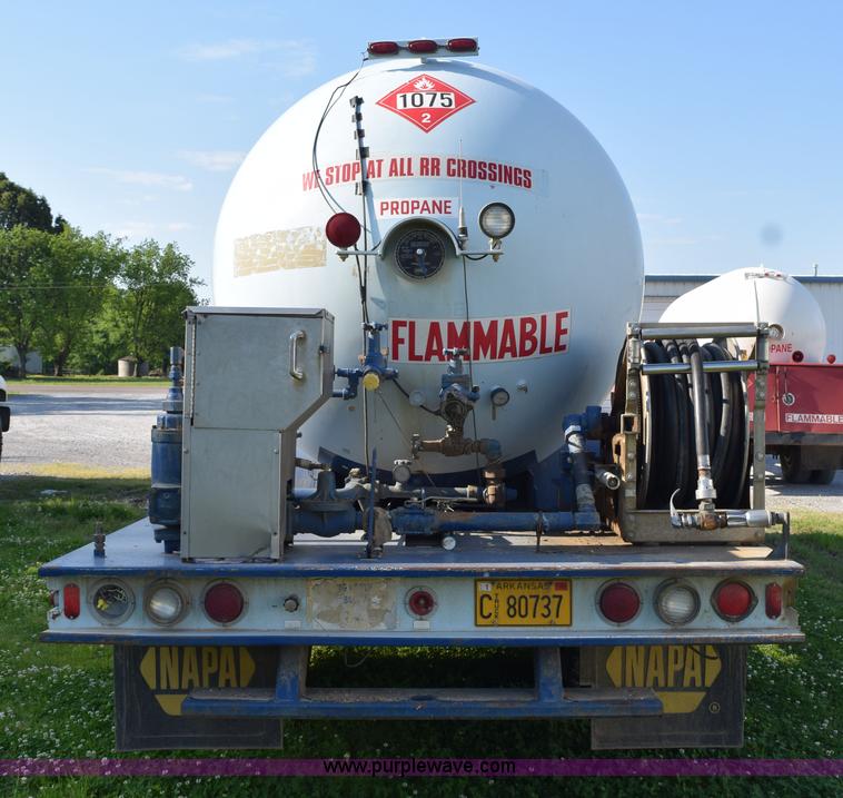image for item H5105 1996 GMC TopKick propane truck