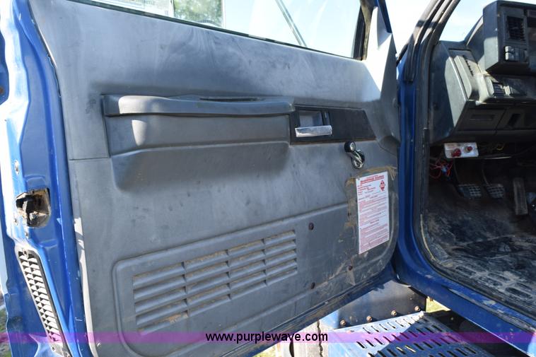 image for item H5105 1996 GMC TopKick propane truck