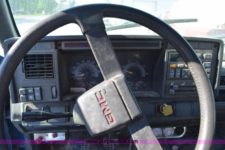 image for item H5105 1996 GMC TopKick propane truck