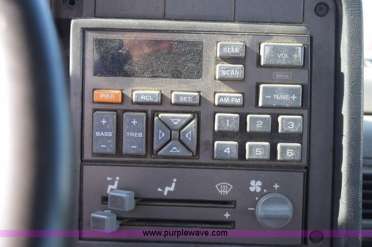 image for item H5105 1996 GMC TopKick propane truck