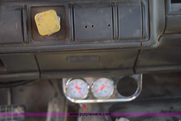 image for item H5105 1996 GMC TopKick propane truck