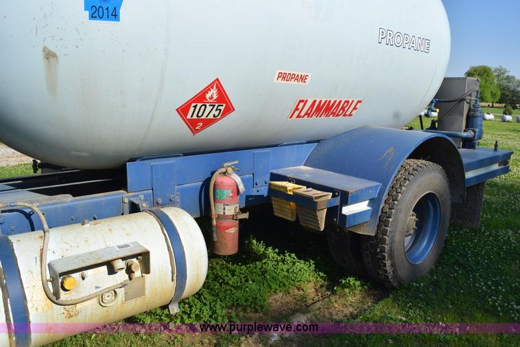 image for item H5105 1996 GMC TopKick propane truck