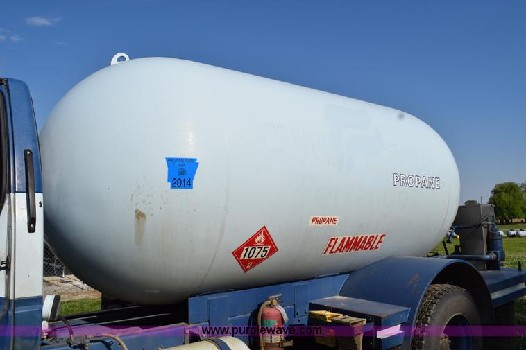 image for item H5105 1996 GMC TopKick propane truck