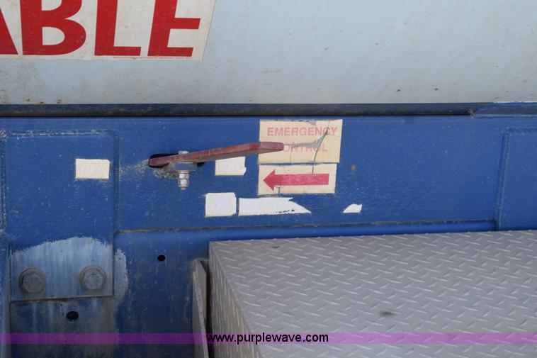 image for item H5105 1996 GMC TopKick propane truck