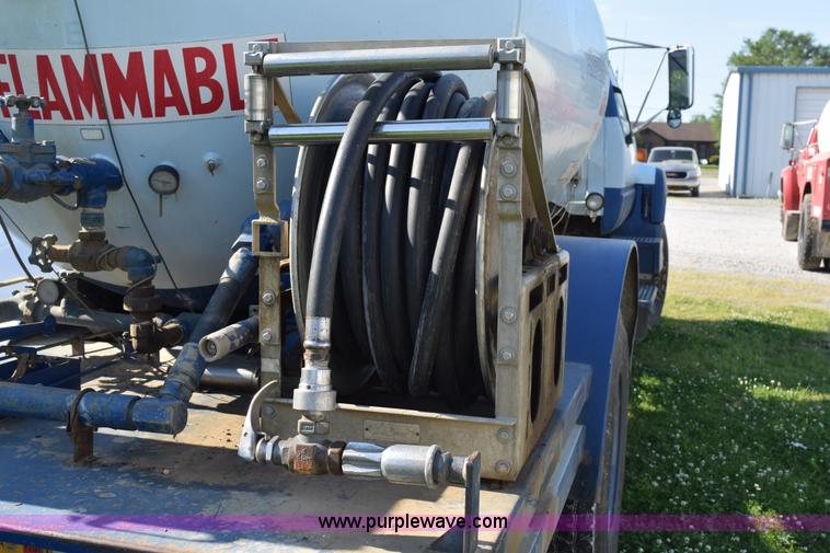 image for item H5105 1996 GMC TopKick propane truck