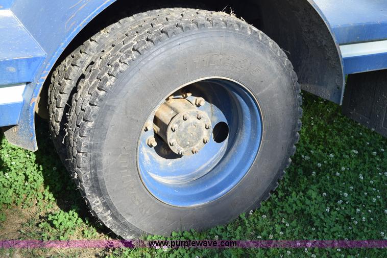 image for item H5105 1996 GMC TopKick propane truck