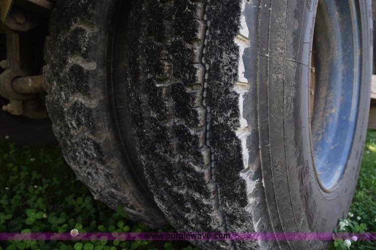 image for item H5105 1996 GMC TopKick propane truck