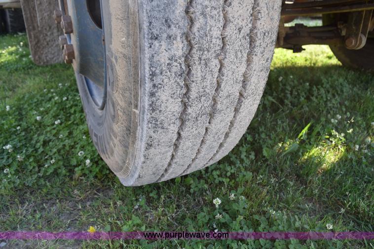 image for item H5105 1996 GMC TopKick propane truck