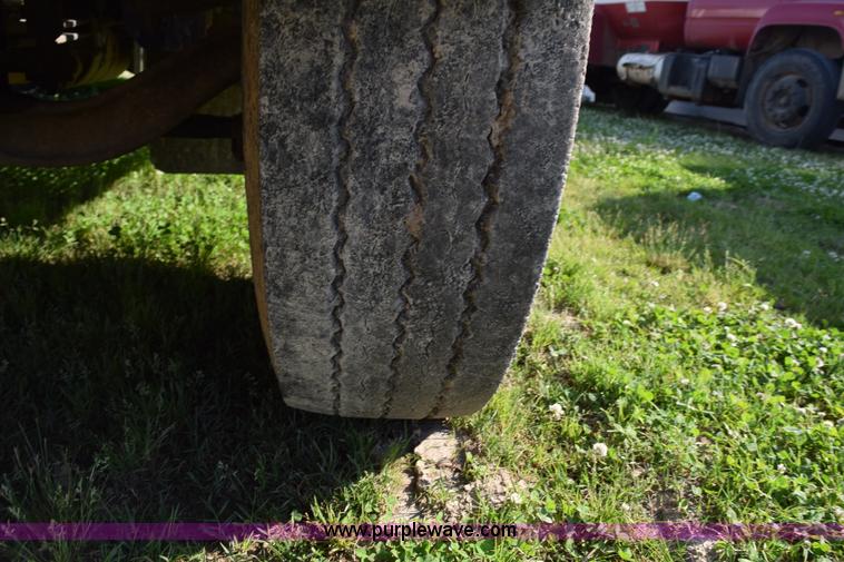 image for item H5105 1996 GMC TopKick propane truck