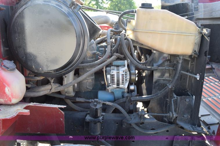 image for item H5107 1996 International 4900 propane truck