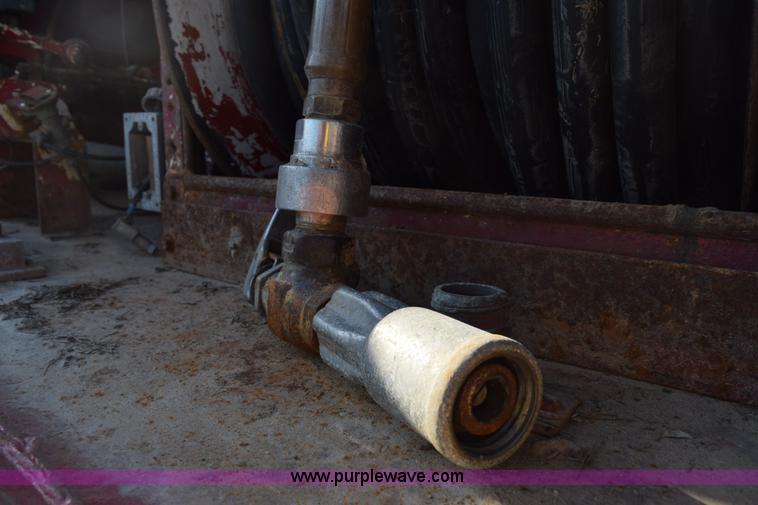 image for item H5107 1996 International 4900 propane truck