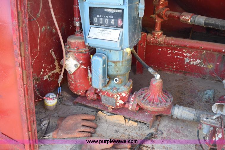 image for item H5107 1996 International 4900 propane truck