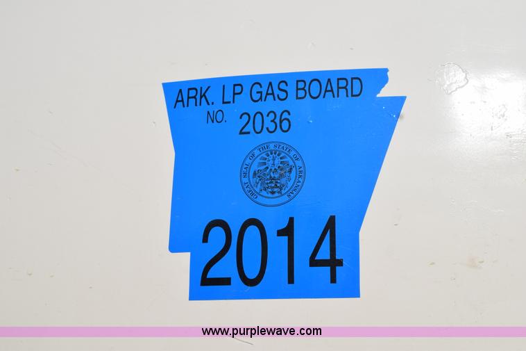 image for item H5107 1996 International 4900 propane truck