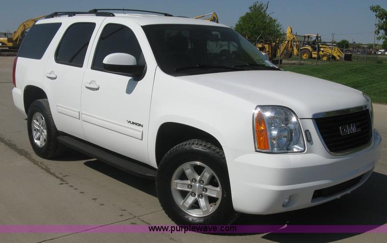 image for item H8643 2012 GMC Yukon SLE SUV