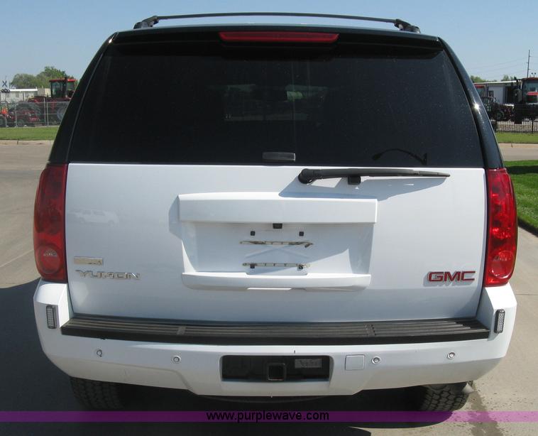 image for item H8643 2012 GMC Yukon SLE SUV