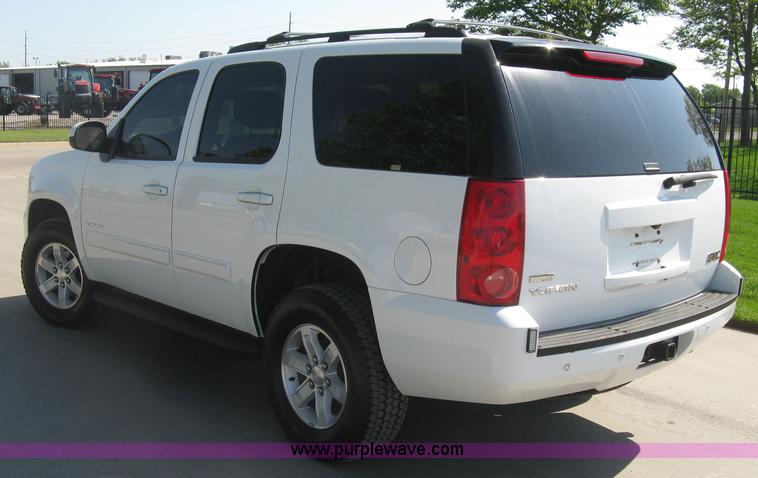 image for item H8643 2012 GMC Yukon SLE SUV