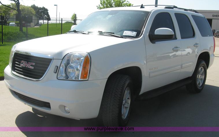 image for item H8643 2012 GMC Yukon SLE SUV