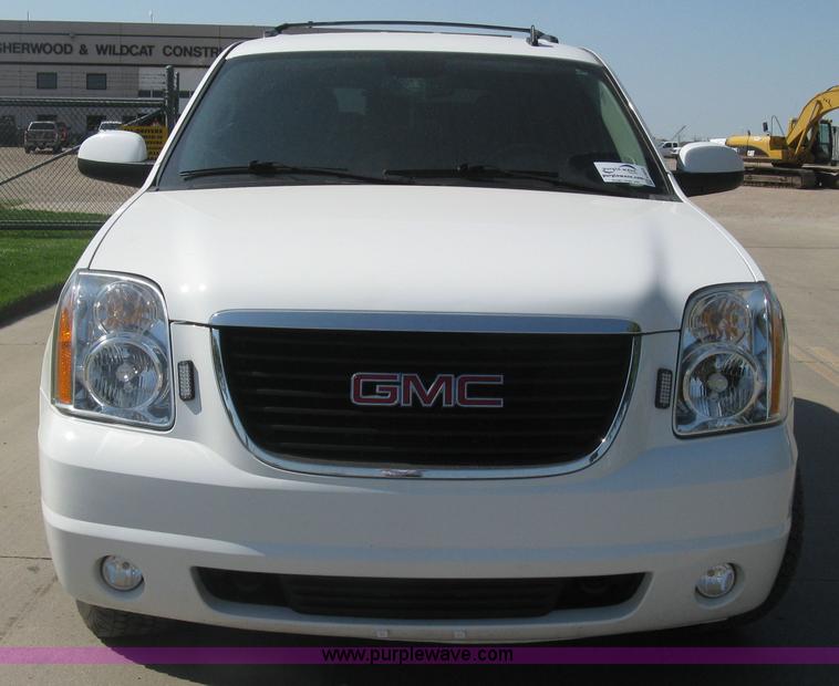 image for item H8643 2012 GMC Yukon SLE SUV